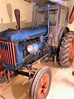 Veterantraktor - Fordon Höglund - 1951, (ej -52). Fotogen. 12 v. Motorn fast. Klippanhytt, sk ”lasah...